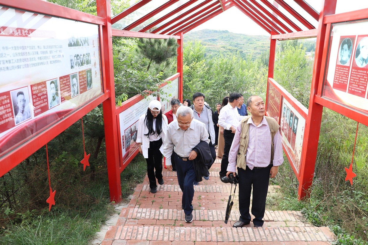 4、參觀黨史長廊_20220922182150